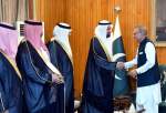 پاکستان کے صدر کی سعودی وزیرحج کی سربراہی میں آنے والے سعودی وفد سے ملاقات