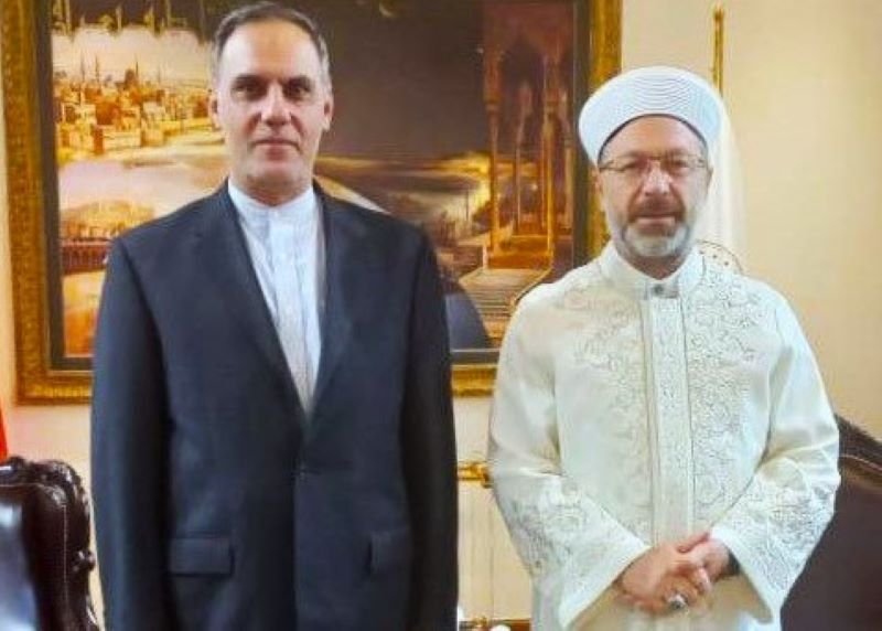 لقاء يجمع السفير الإيراني في انقرة مع رئيس منظمة الديانة التركية