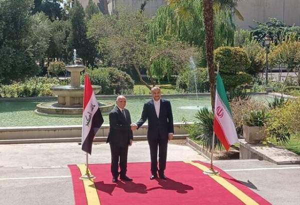 Iraqi FM arrives in Tehran, meets with Iranian counterpart