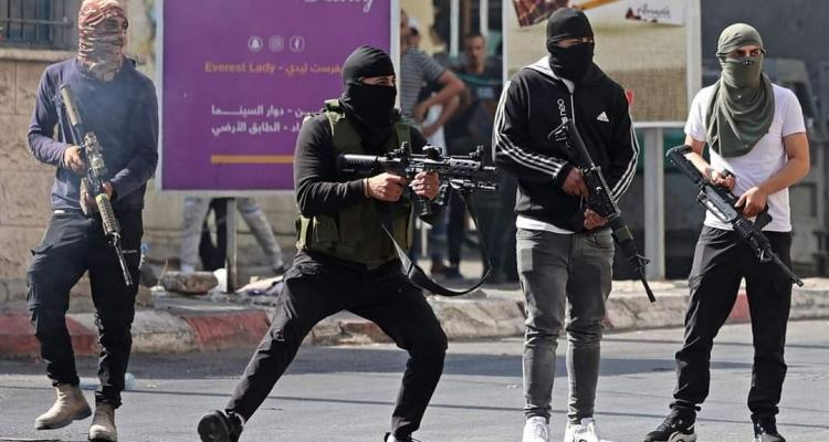 4 شهداء و30 إصابة خلال اشتباكات عنيفة مع قوات خاصة حاصرت منزلاً في جنين