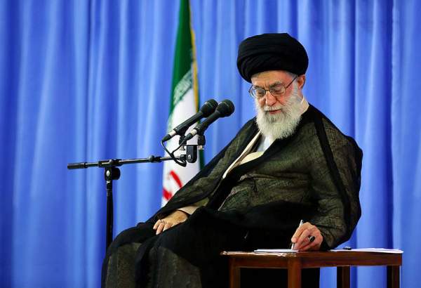 Ayat. Khamenei pardons, commutes sentences for 2000 convicts