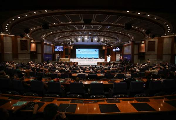 الاجتماع العام للمؤتمر الدولي الـ 37 للوحدة الاسلامية (4)  