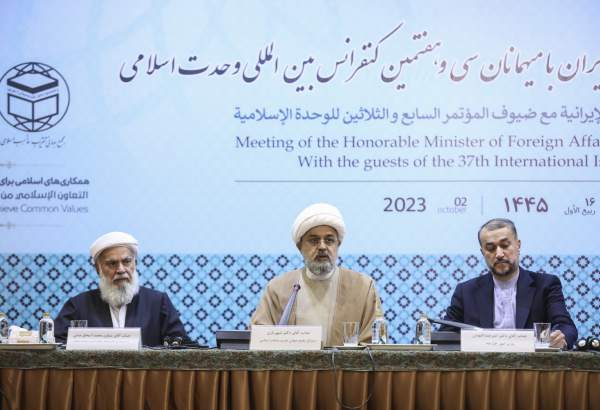 وزير الخارجية الايراني يلتقي مع ضيوف المؤتمر الدولي الـ 37 للوحدة الاسلامية(2)  