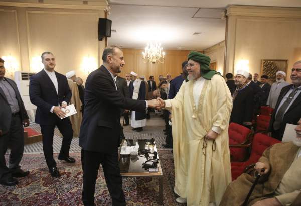 وزير الخارجية الايراني يلتقي مع ضيوف المؤتمر الدولي الـ 37 للوحدة الاسلامية (1)  