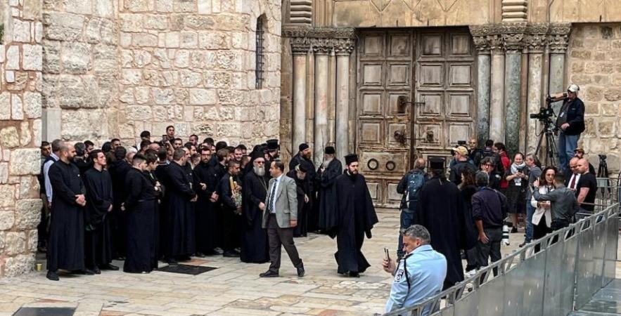 حماس تدين اعتداء المستوطنين على الحجّاج المسيحيين بالقدس