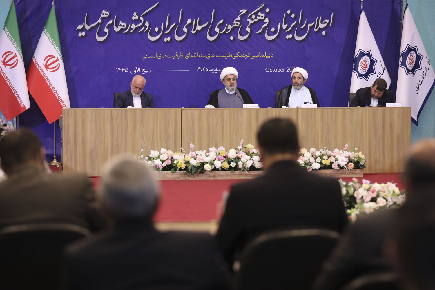 Huj. Shahriari attends meeting of Iran