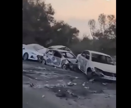 Des voitures des colons israéliens calcinées et abandonnées