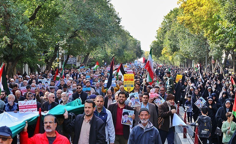 مسيرات حاشدة في إيران تنديداً بجرائم الكيان الصهيوني ومجزرة مستشفى المعمداني