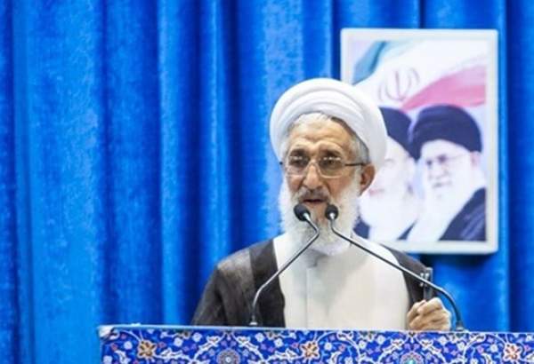 خطيب جمعة طهران : السيد حسن نصر الله في طليعة الكفاح ضد الجناة الصهاينة