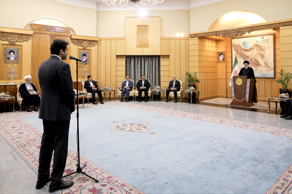 رئيس الجمهورية : تطوير التعاون مع دول الجوار أولوية سياسة ايران الخارجية