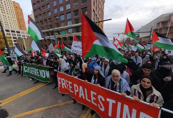 ہزاروں امریکیوں کا فلسطین کی حمایت میں وائٹ ہاؤس کے سامنے اور نیویارک کی سڑکوں پر مظاہرہ