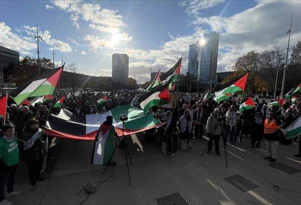Tens of thousands take to European streets to call for Gaza permanent cease-fire