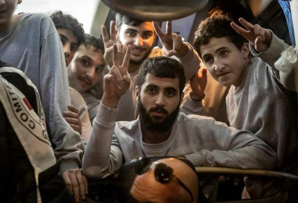 Hamas releases 12 captives in swap for 30 Palestinians freed from Israeli jail