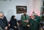 گزارش تصویری| دیدار جانشین فرماندهی کل سپاه پاسداران انقلاب اسلامی با خانواده‌ شهدای امنیت در کرمانشاه  