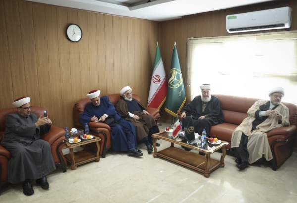 Iranian top cleric meets delegation of Lebanese scholars (photo)  