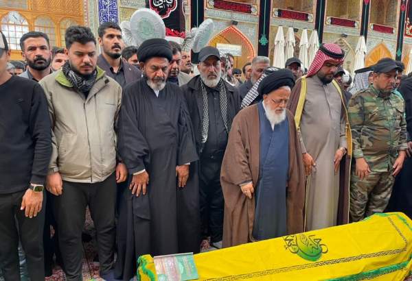ممثل الإمام الخامنئي في العراق یصلي على شهداء المقاومة الاسلامية  