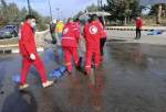 فرق من الهلال الأحمر السوري تعمل على نقل جثث الشهداء إلى مستشفى أباظة في محافظة القنيطرة