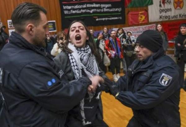 German police detain students at pro-Palestine gathering in Berlin University (photo)  