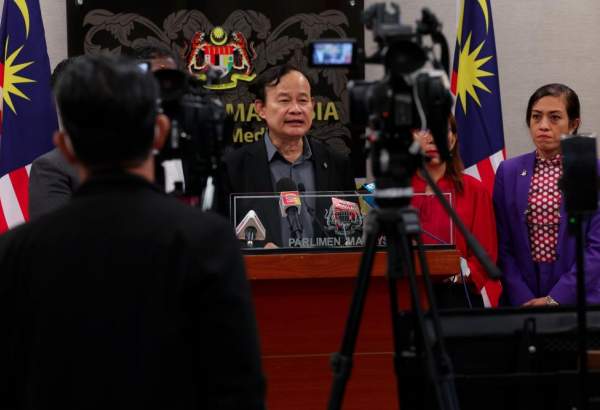سیاستمدار مالزیایی به دلیل دخالت در تصویب قوانین اسلامی عذرخواهی کرد