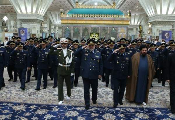 فرماندهان نیروی هوایی ارتش با آرمان های امام خمینی(ره) تجدید میثاق کردند
