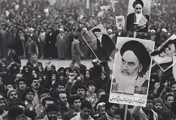 تظاهرات انقلاب ۵۷ به روایت تصویر  