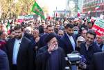 تقریر مصور .. الرئيس الايراني بين المشاركين في مسيرات ذكرى انتصار الثورة الاسلامية (2)