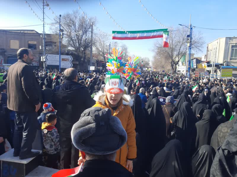 حضور حماسی مردم ارومیه در جشن سالگرد پیروزی انقلاب اسلامی