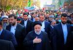 رئيسي : الشعب الإيراني كعادته وبحضوره الكبير قلب حسابات الأعداء و خيب آمالهم