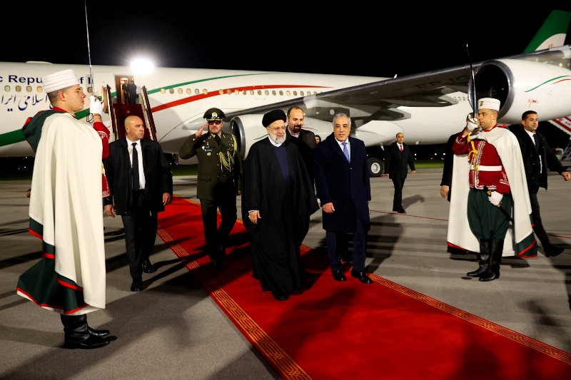 تقریر مصور ..  الرئيس الإيراني يصل إلى الجزائر  