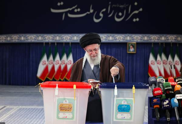 Leader casts vote in Parliamentary election (photo)  