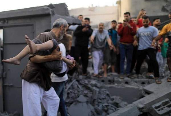Les frappes aériennes israéliennes détruisent les maisons des Palestiniens à Gaza