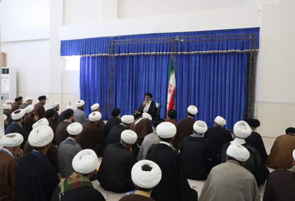  نشست جمعی از ائمه جماعات مساجد اهواز با نماینده ولی فقیه در خوزستان