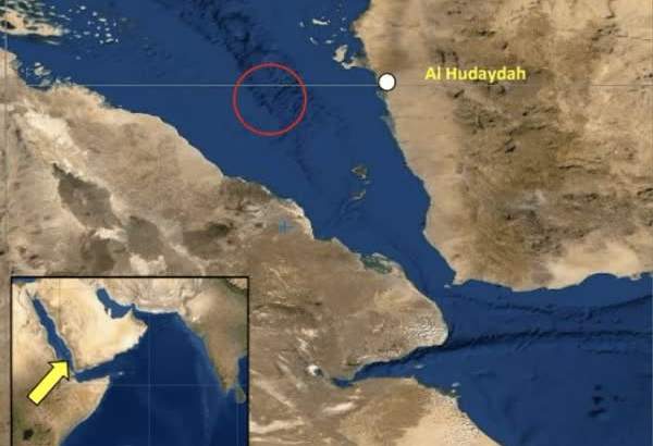 حدیدہ کے قریب تجارتی جہاز پر میزائل حملہ