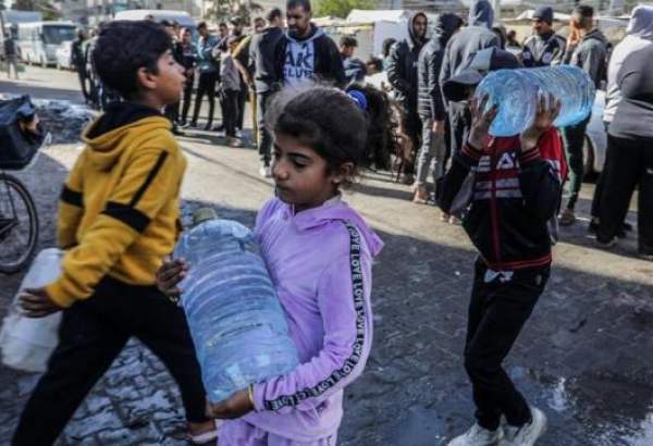 Palestinians in Gaza Strip in long queues for water (photo)  <img src="/images/picture_icon.png" width="13" height="13" border="0" align="top">