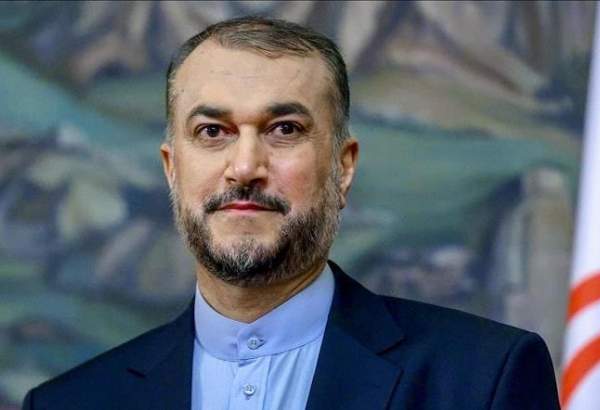 Iranian FM felicitates Nowruz to Iranian expats