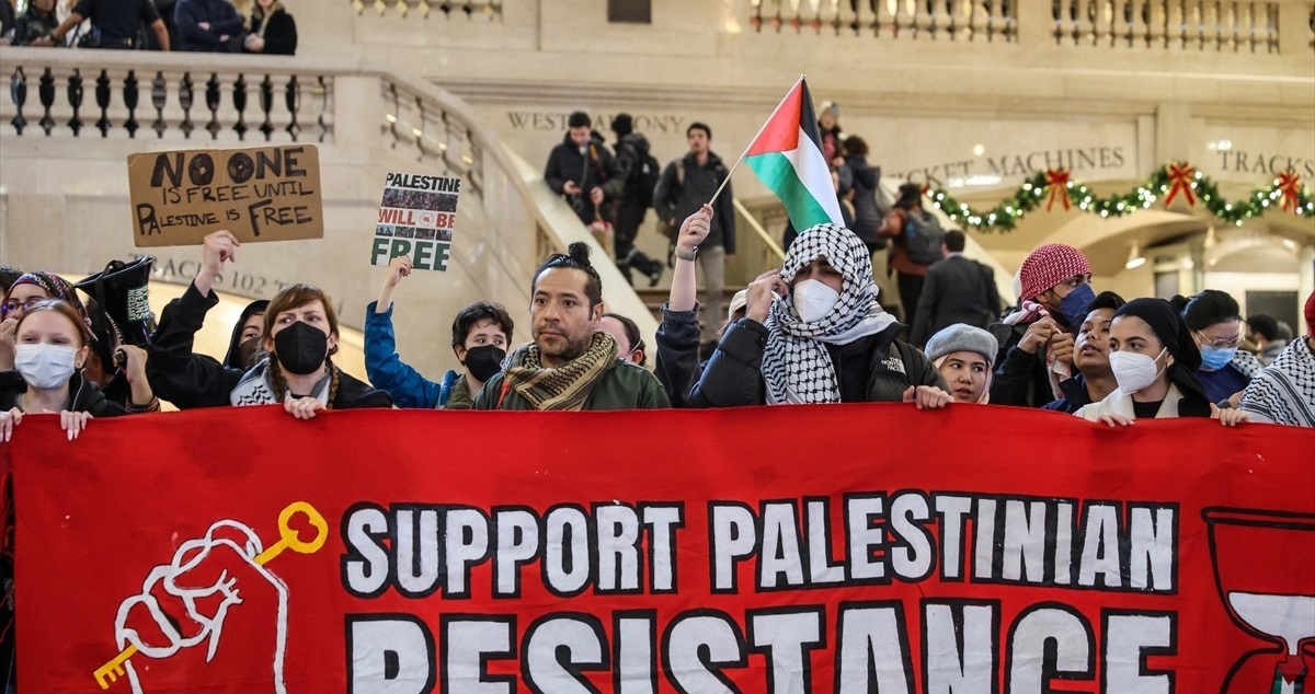 تظاهرة في نيويورك ضد عمدتها لدعمه دولة الاحتلال ونصرة لفلسطين