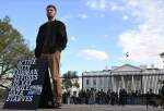 ششمین روز از اعتصاب غذای سرباز آمریکایی در برابر کاخ سفید