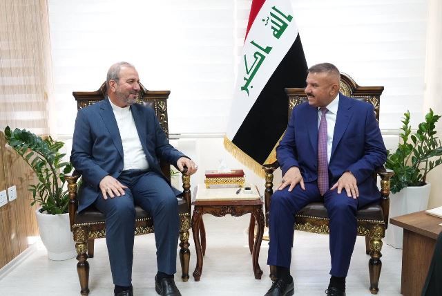 وزير الداخلية العراقي يبحث مع السفير الإيراني التعاون المشترك في مكافحة المخدرات ومنع عمليات التهريب