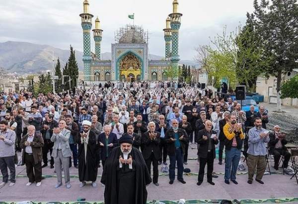 Iranians attend communal Eid al-Fitr prayer (photo)  
