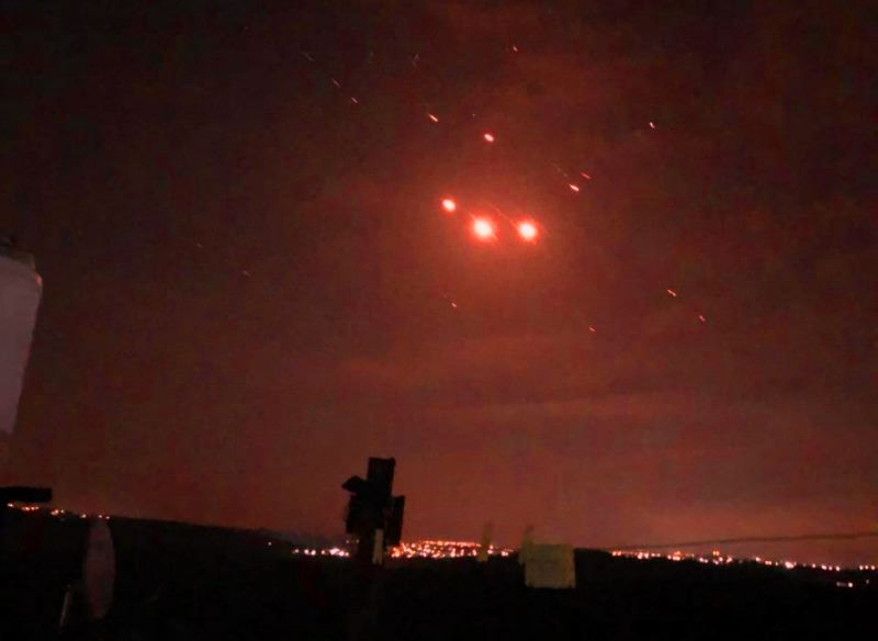تقرير مصور .. صواريخ الحرس الثوري تضييء سماء فلسطين المحتلة  