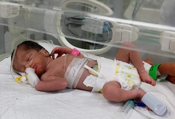 اسرائیلی حملے میں شہید ہونے والی حاملہ خاتون کے بچے کو ڈاکٹروں نے بچا لیا