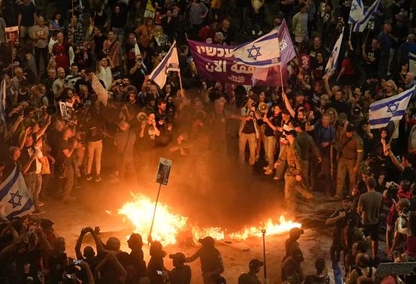 تل ابیب میں ہزاروں افراد کا اسرائیلی حکومت کے خلاف مظاہرہ