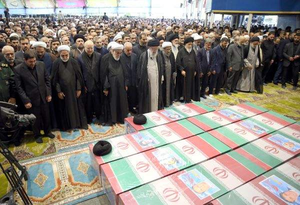 Ayat. Khamenei leads prayer over bodies of helicopter crash (photo)  <img src="/images/picture_icon.png" width="13" height="13" border="0" align="top">